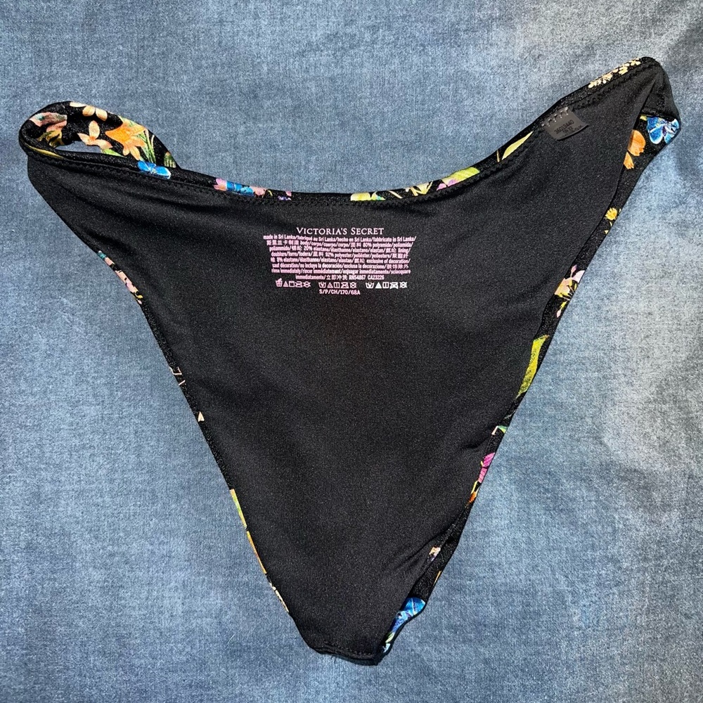 🌸 VICTORIA’S SECRET Bikini Bottoms; Size Small - Picture 6 of 7